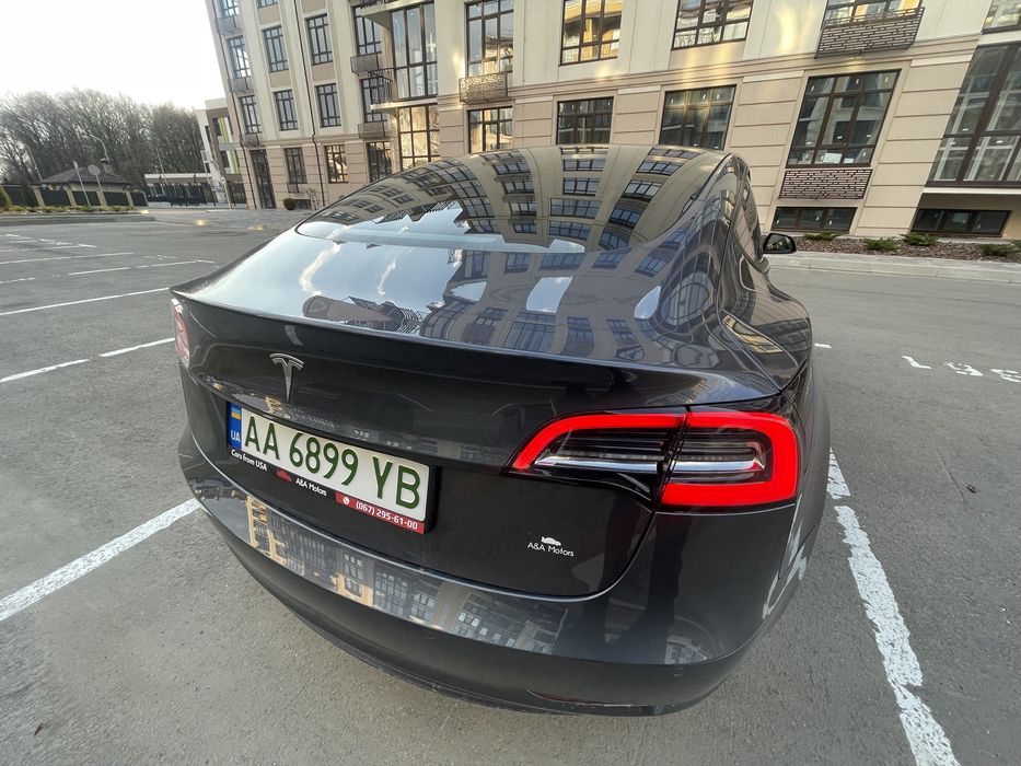 Tesla Model 3 2022 Рестайлінг