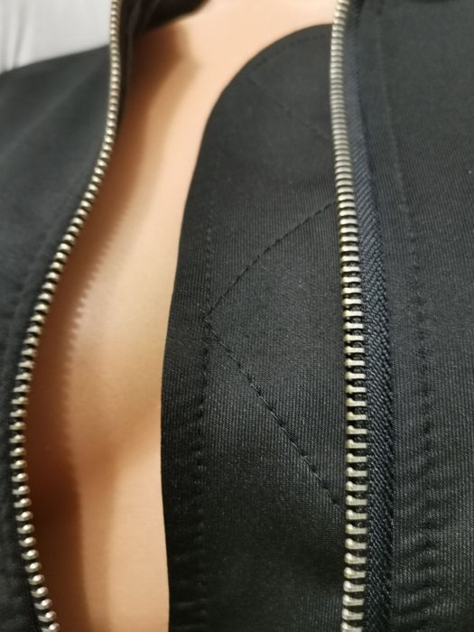 Czarna bomberka Bershka BSK Girl – rozmiar S – pikowane rękawy