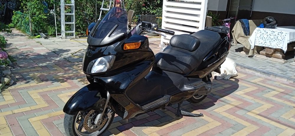 Продам макси скутер.