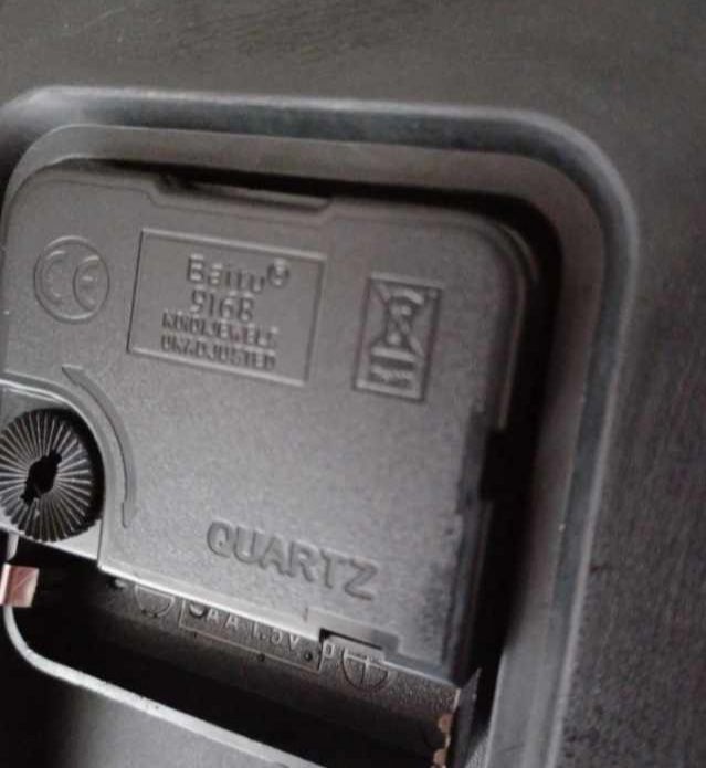 Zegar ścienny Sowa 30x30