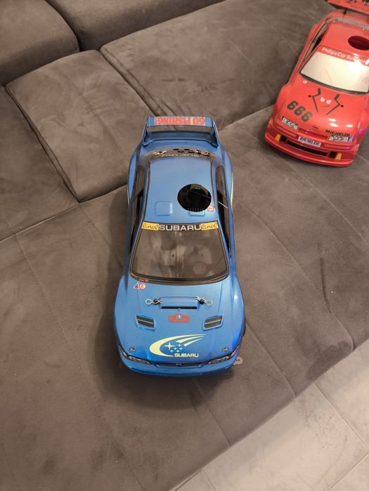 Carro telecomandado a gasolina