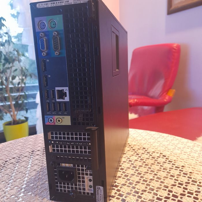 Komputer stacjonarny DELL Optiplex 7010 4x3.3GHZ 4GB 250Gb WIN7/10
