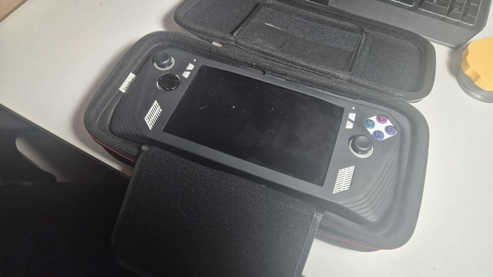 Asus Rog ally Z1 Extreme