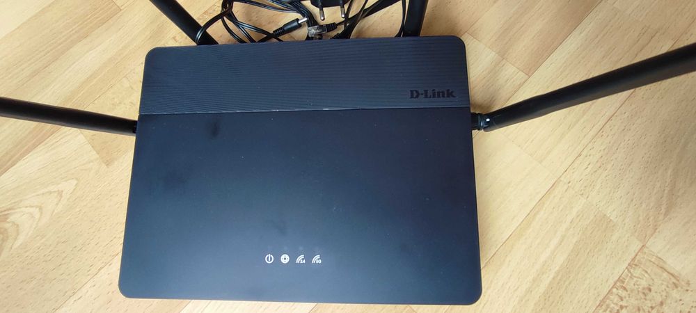Router d-link DIR878