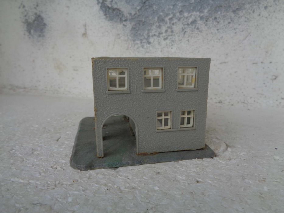 1:87 BRICOLAR edificio com falhas ver fotos