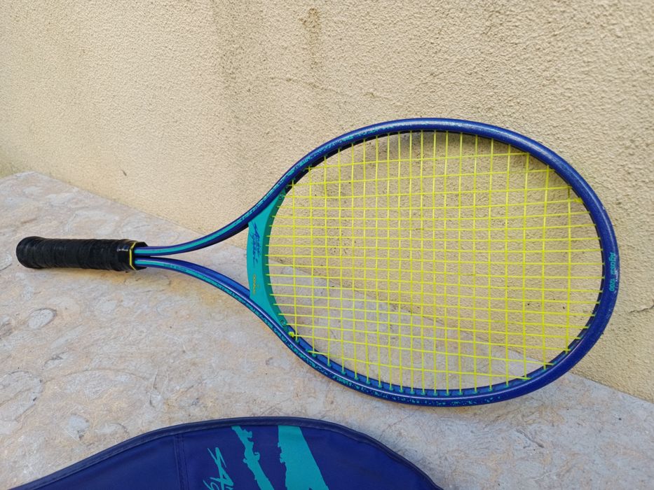 Várias raquetes de tênis vários preços