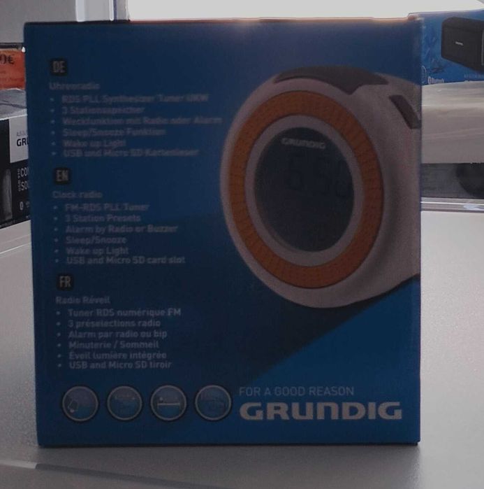 Radio GRUNDIG com despertador