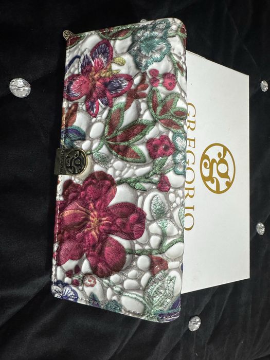 Piękny damski skórzany portfel