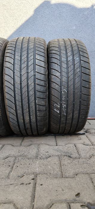 215/45/17  Bridgestone demo