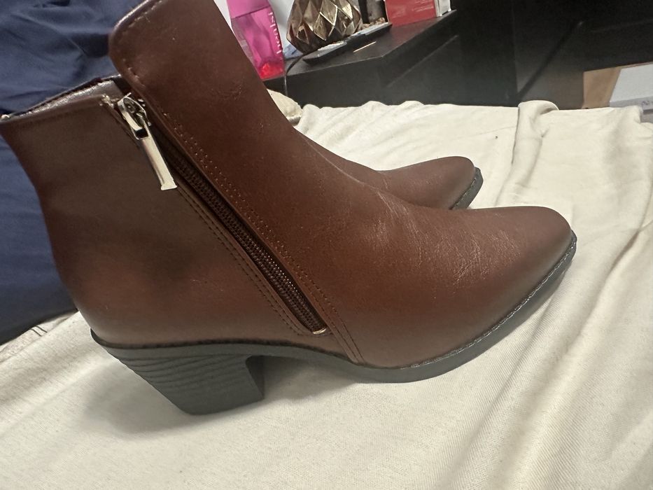 Botas castanhas novas 39