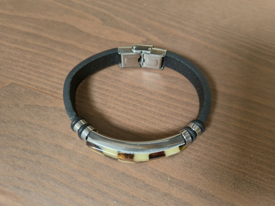Skórzana bransoletka z bursztynem