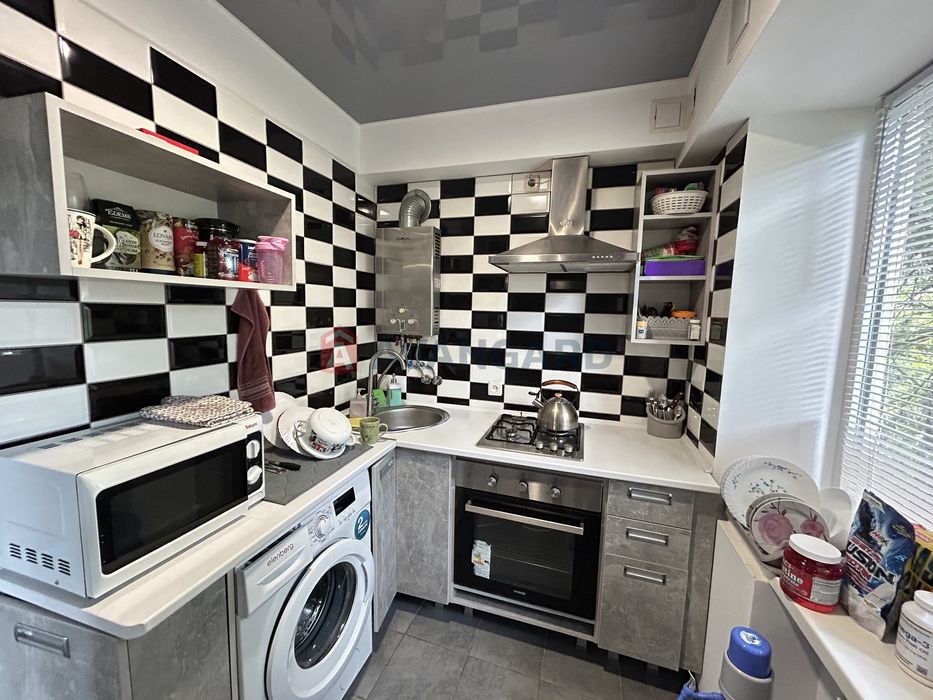 Двокімнатна студія, б-р Центральний