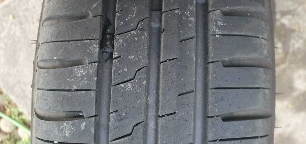 Conjunto de duas rodas completas 165/70 R13 com pneus novos.