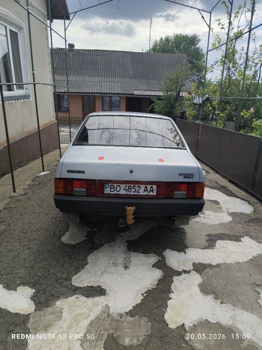 ВАЗ 21099 автомобіль