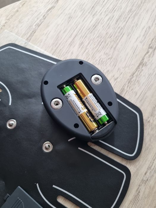 Elektrostymulator mięśni brzucha na baterie