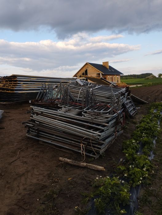 Stanowiska dla świń 114szt + linia paszowo wodną klatki