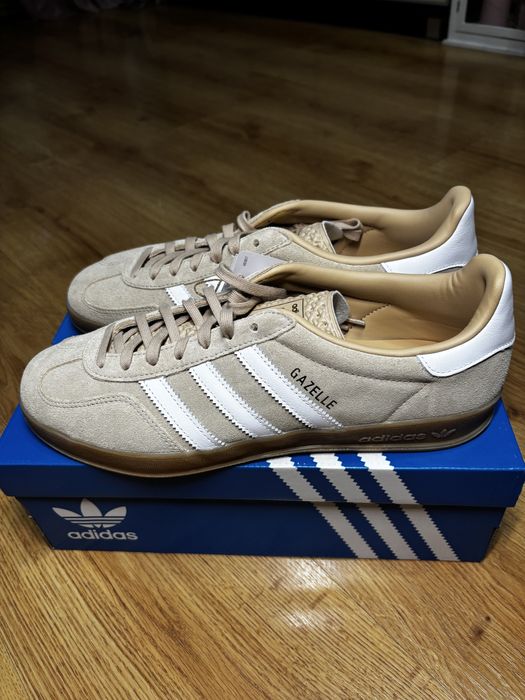 Bezowe Adidas gazelle indoor 44