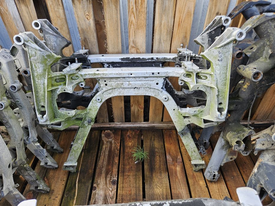 Підрамник Балка БМВ Е38 Е39 Е46 Е53 Е60 Е61 Е65 Е66 Е70 Е71 Е83 Е90