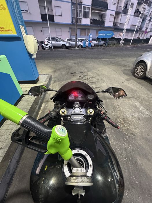 Honda cbr 1000rr fireblade