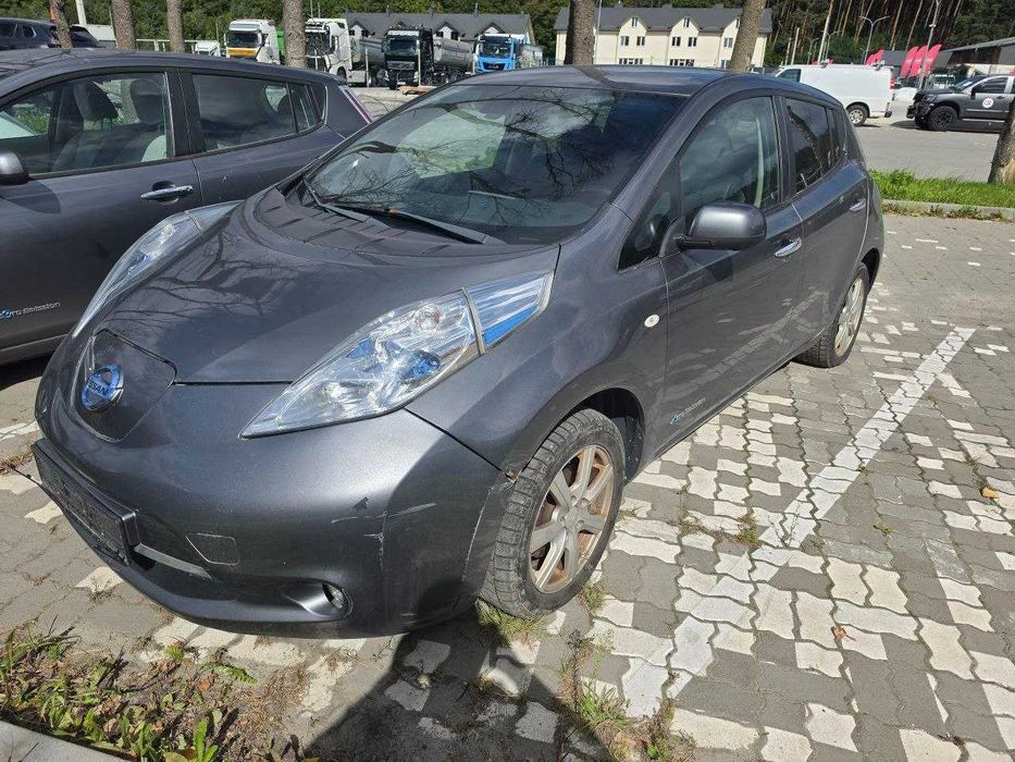Nissan leaf Tekna 24кВт 2015 рік