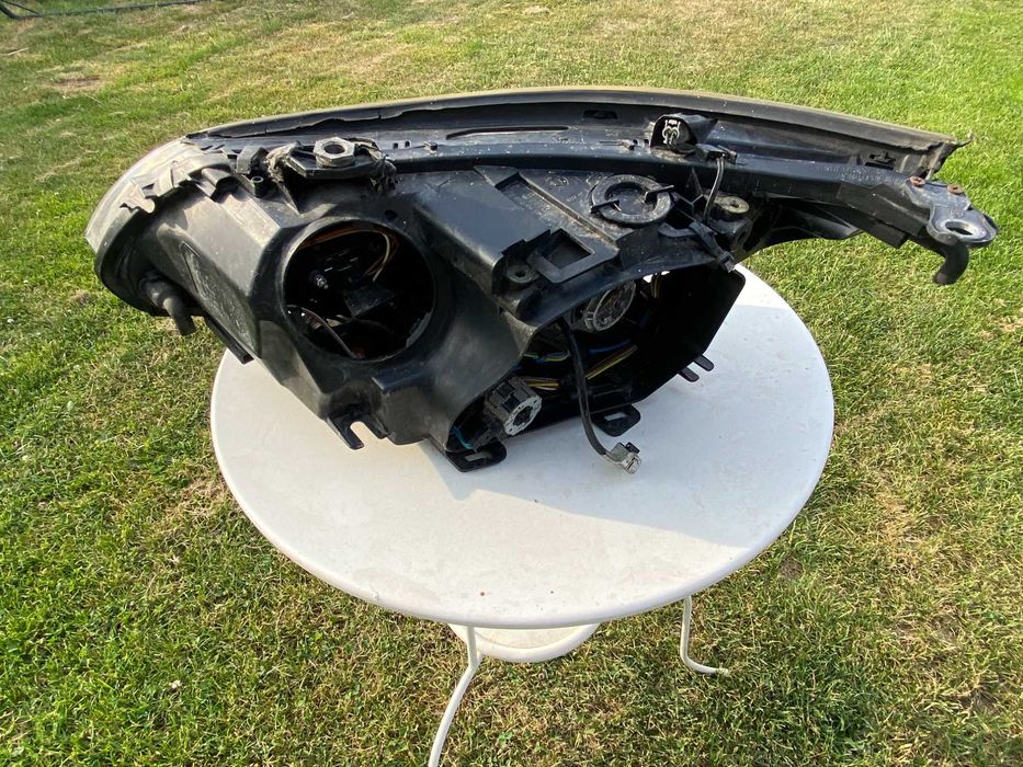 Lampa prawa bmw e60 przedlift Xenon D1S