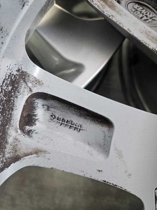 Диски Land Rover Discovery 5/120 R20 8.5J ET47 dia72.6mm