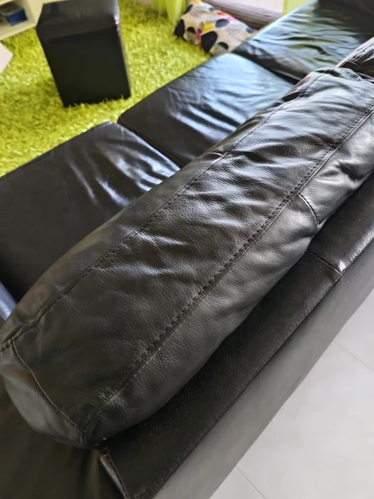 Sofá em pele IKEA