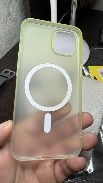 Чехол на iPhone 13 с защитными стеклами на камеру