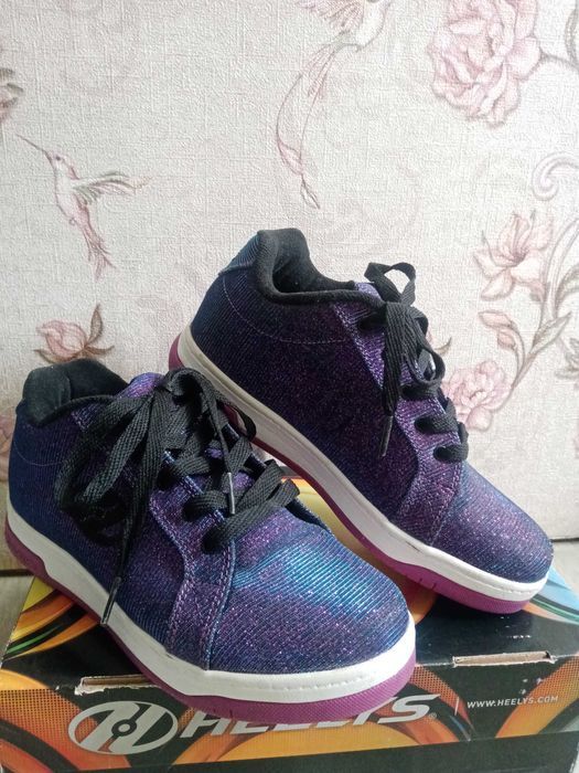 Heelys красовки.