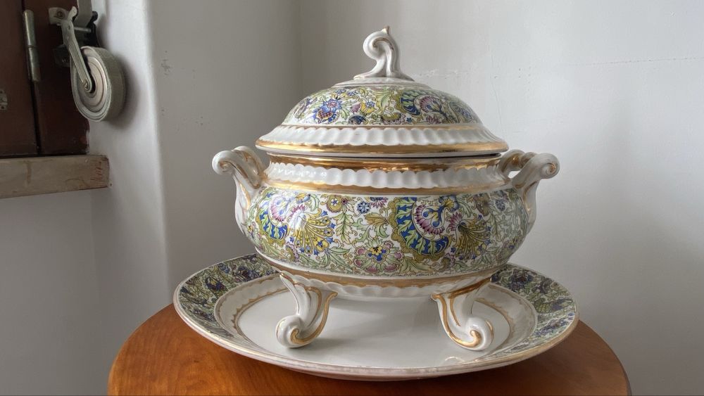 Terrina Antiga  com Prato – Faiança Portuguesa