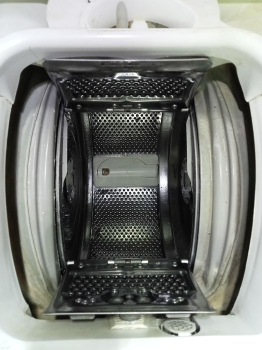 Zanussi  на  6кг.