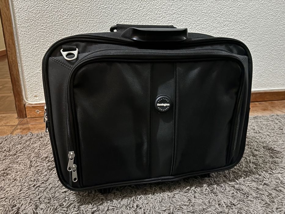 Kensington Trolley Contour como nova