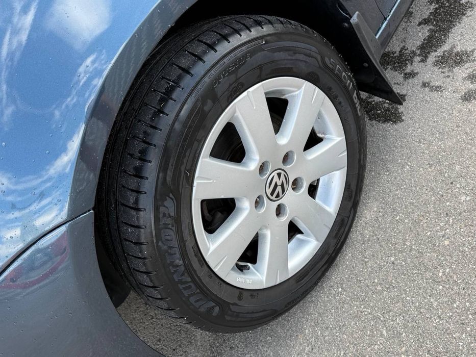 VW Golf 5. 1.6 mpi