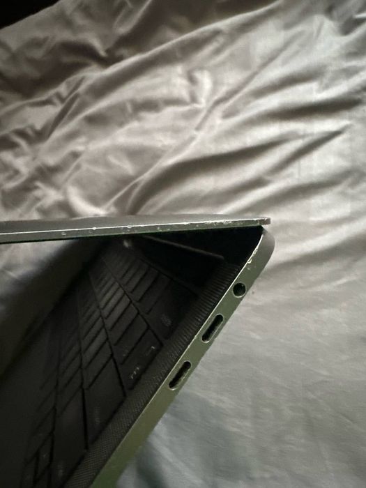 Ноутбук Apple MacBook Pro 2017