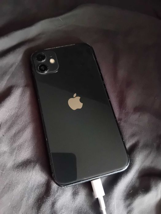 разбитый Apple iPhone 11