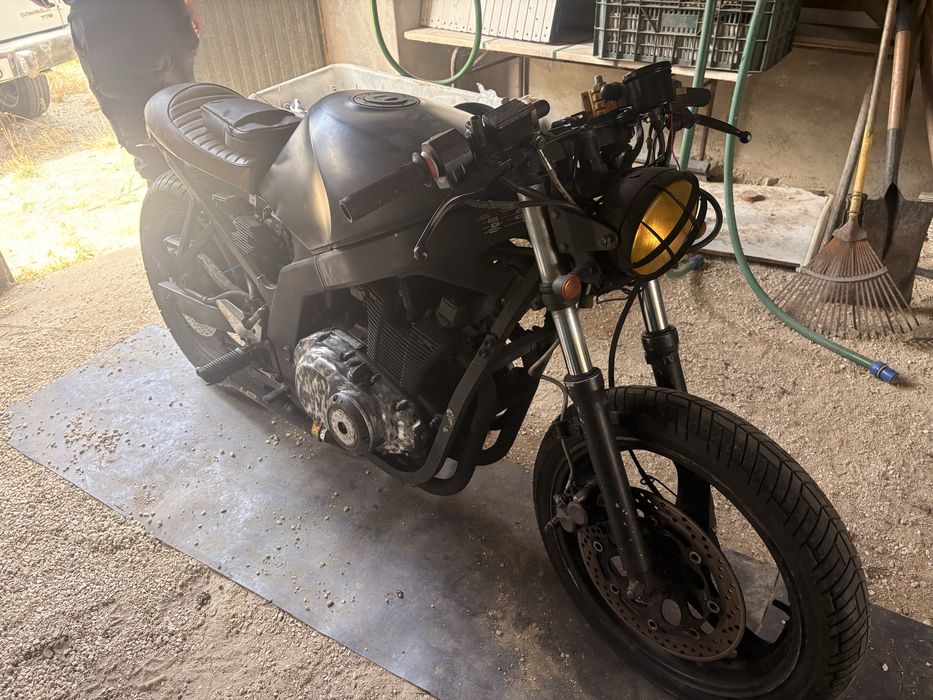 Suzuki gs500 estilo cafe racer
