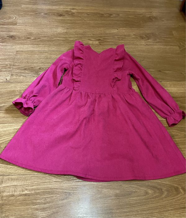 Продам сукню на дівчинку.