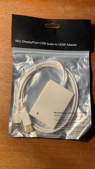 Diversos cabos e adaptadores para Apple