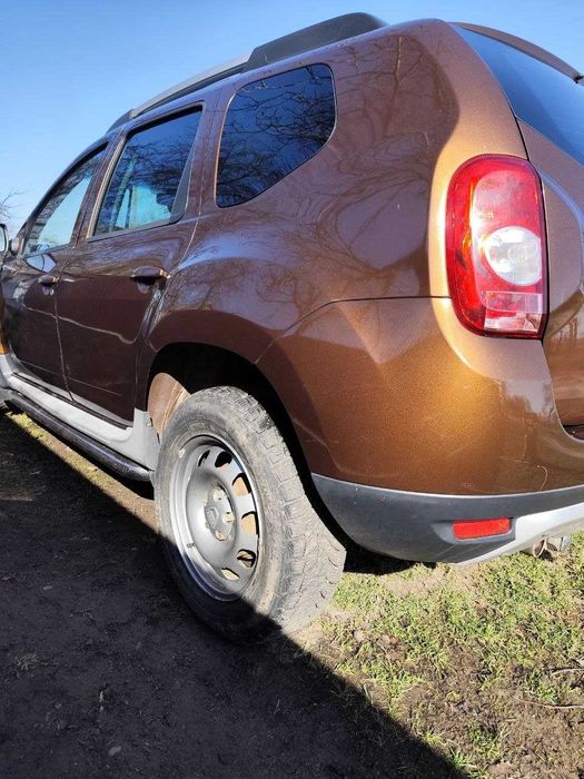 Авто Dacia duster.