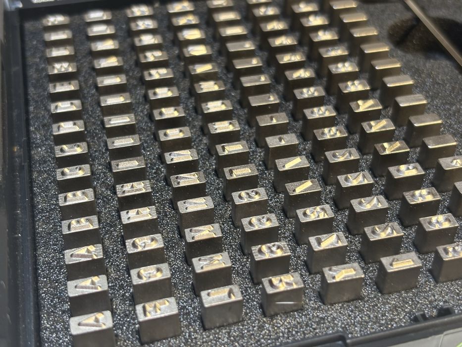 Profesjonalny Zestaw Znaczników 5mm / Czcionek do Metalu KUKKO TURNUS 333 – Premium