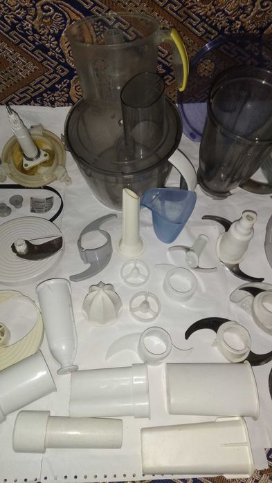 Продам запчастини від кухонного комбайну Філіпс
