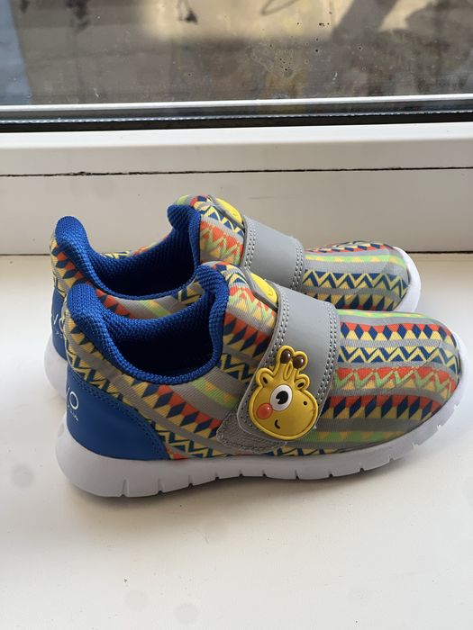 Кеди, мокасини.