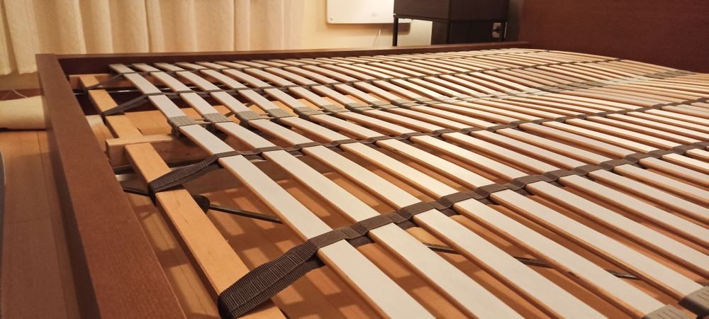 Cama de casal Malm IKEA (160x200cm)