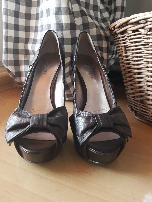 Szpilki na koturnie firmy Nine West rozmiar 39.