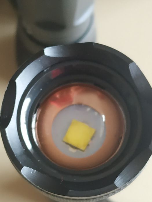 Tactical flashlight with CREE L2 LED - With Zoom64174412078339122