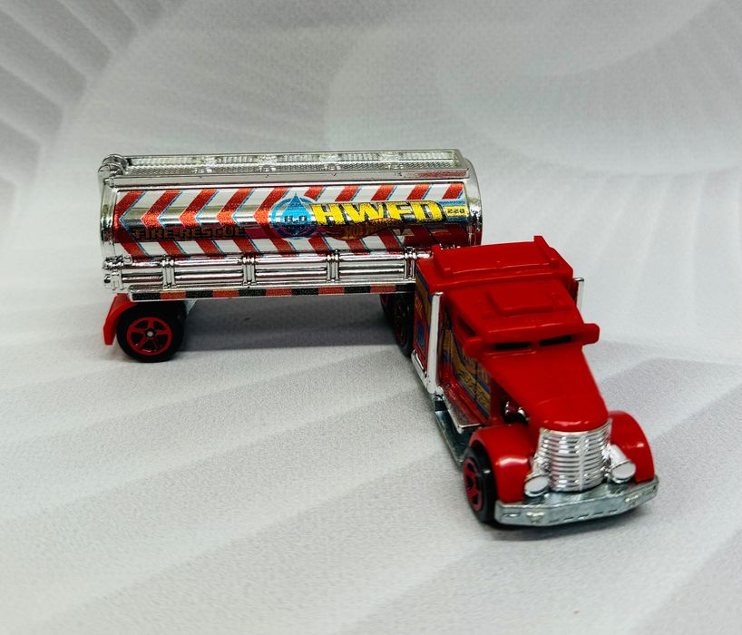 Рятувальний тягач трак Хот Вілс Hot Wheels Fire Rescue