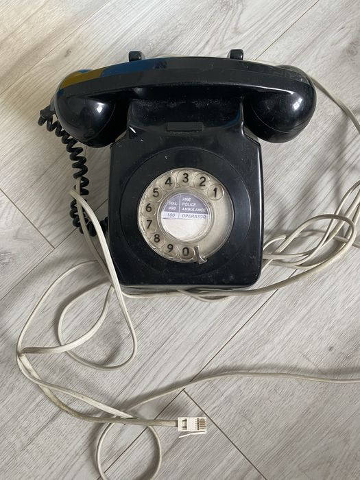 Telefon stacjonarny  w stylu retro