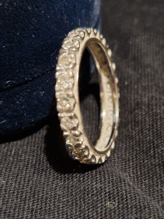 Aliança de diamantes