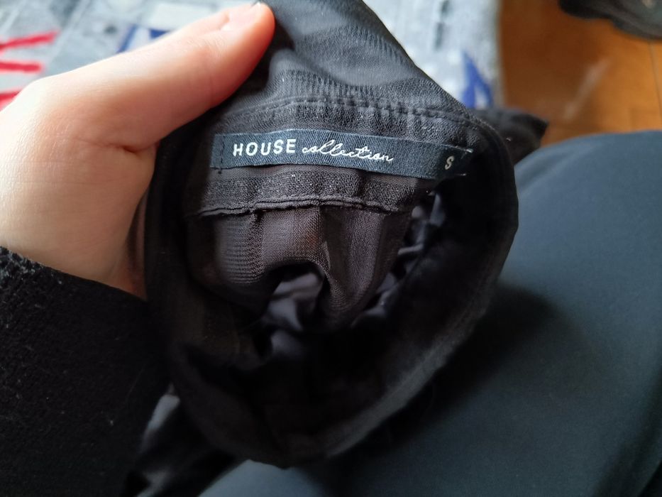 Czarna półprzezroczysta koszula z bufkami