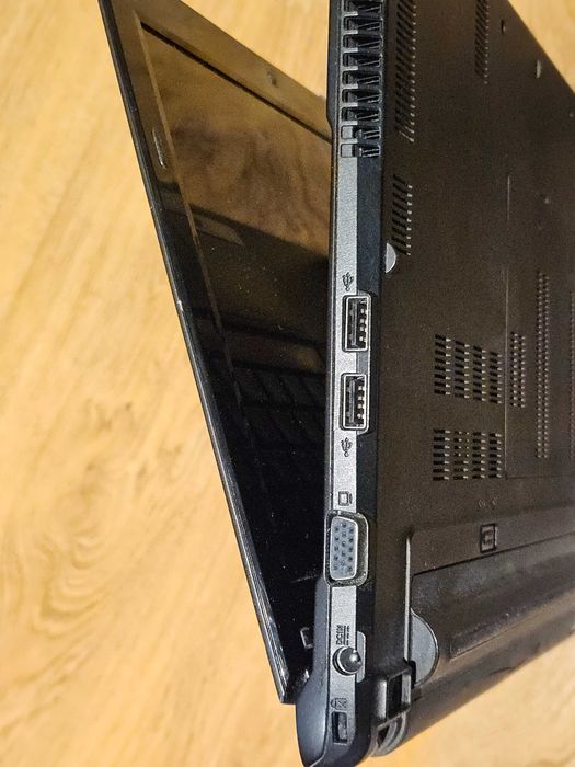 ASUS U36SD-RX042V i5-2410M/4GB/500GB